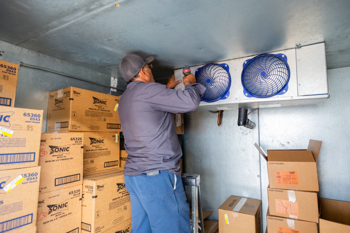 Professional Refrigerated Truck Repair Services in El Paso, TX in action